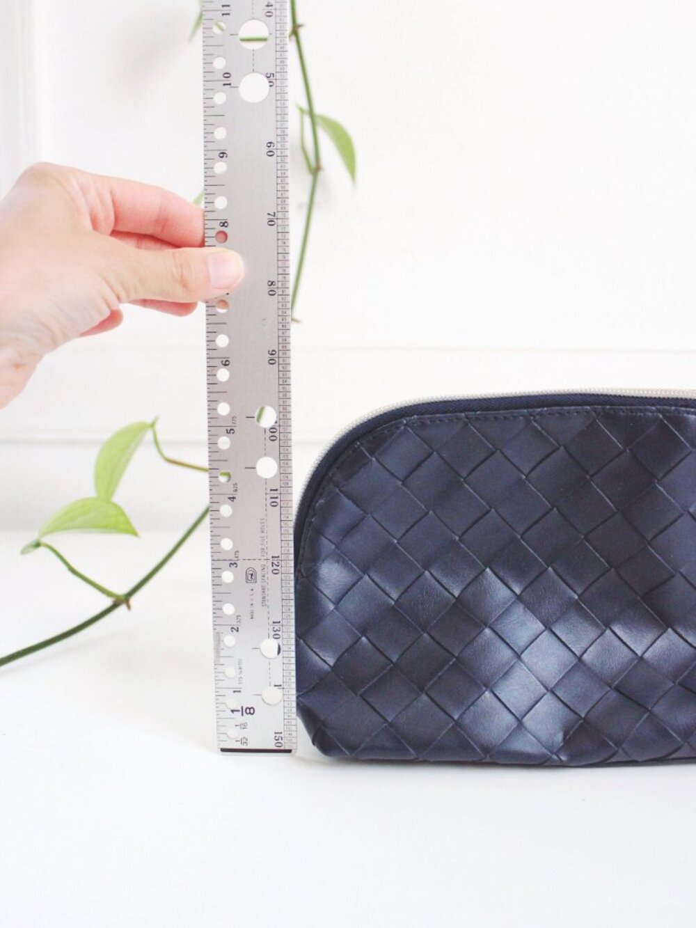 Woven Navy Blue Cosmetic Pouch Basket Weave Woven Intrecciato Flat Bottom - Picture 5 of 5